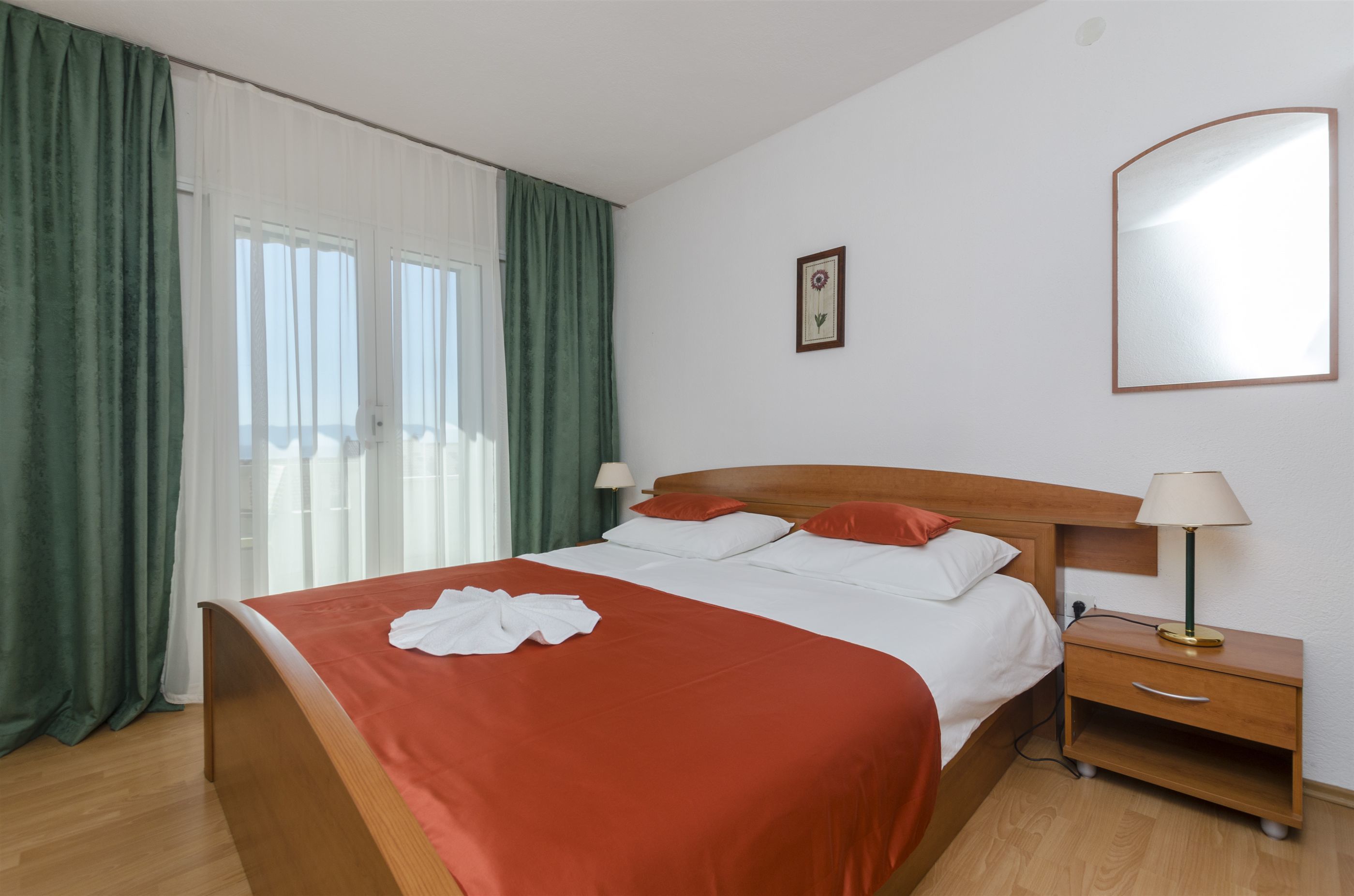 Free WiFi, bed sheets