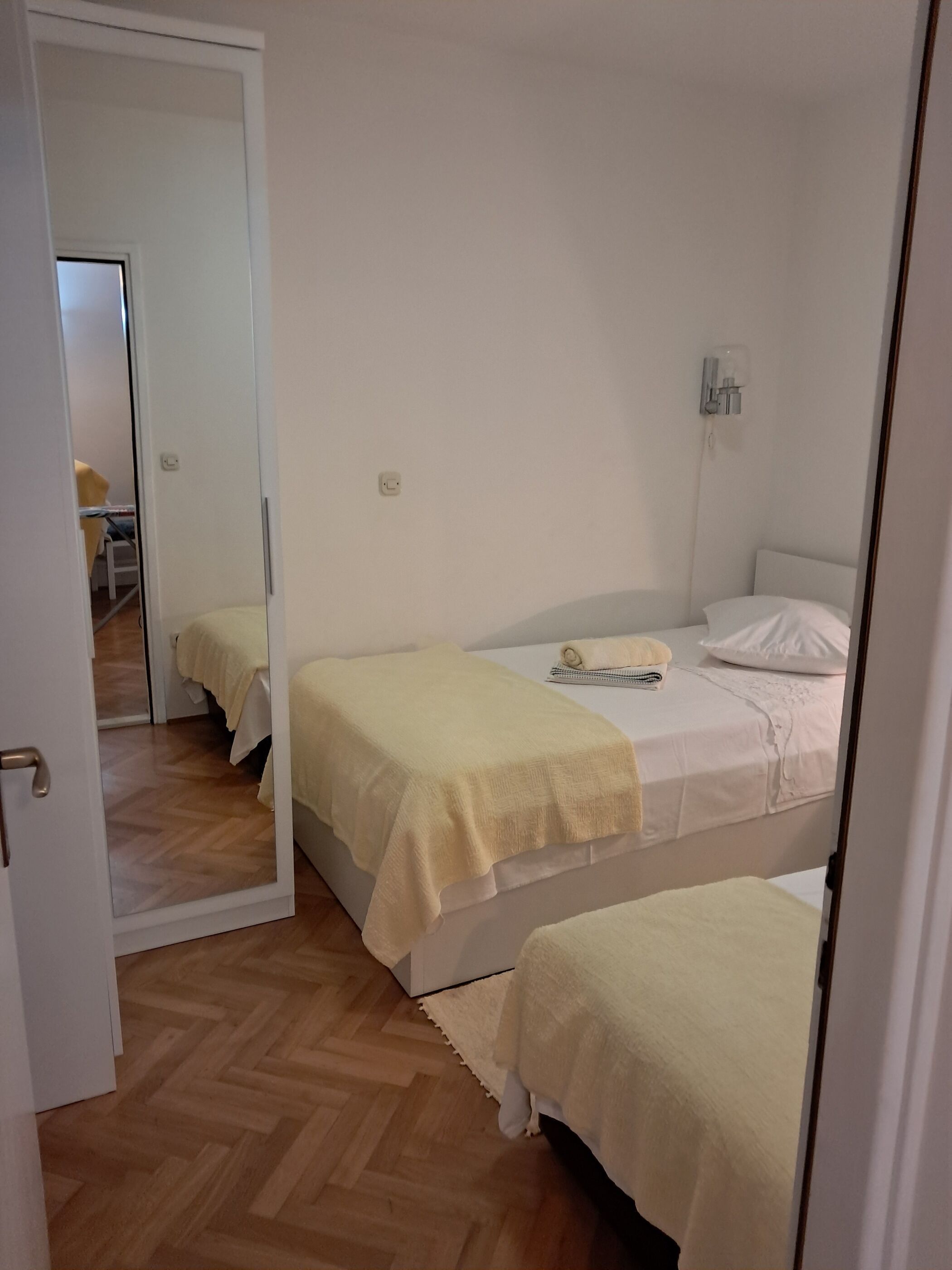 Apartment (A1) | Iron/ironing board, free WiFi, bed sheets