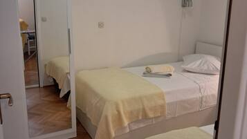 Apartment (A1) | Iron/ironing board, free WiFi, bed sheets