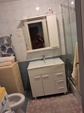Apartment (A1) | Bathroom