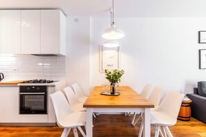 Apartemen (A1) | Tempat makan