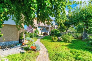 Property grounds - Apartment Petar (Krk)