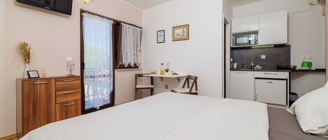 Studio (A2) | Private kitchen