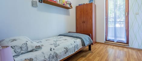 Apartment (A2) | 2 bedrooms, iron/ironing board, free WiFi
