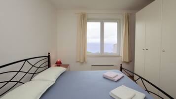 Apartment (A1) | 3 Schlafzimmer, Zimmersafe, Bügeleisen/Bügelbrett, kostenloses WLAN