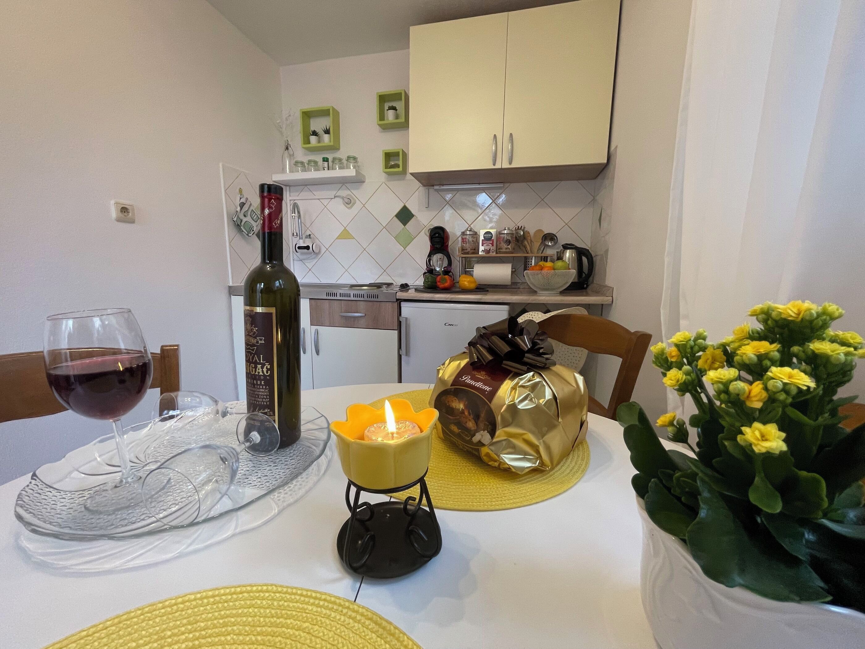 Studio (A1) | Private kitchen | Fridge, stovetop, cookware/dishes/utensils, freezer