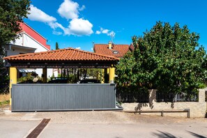 Exterior - Apartments Milivoj (Krk)