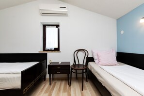 Ferros/tábuas de passar roupa, Wi-Fi de cortesia, roupa de cama