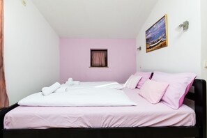 Bügeleisen/Bügelbrett, kostenloses WLAN, Bettwäsche