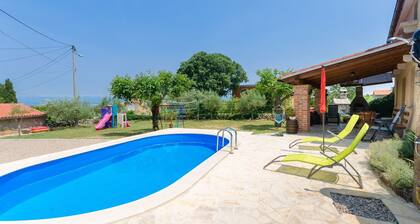 House Poljica With a Pool