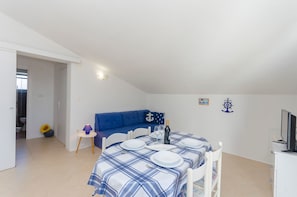Wohnzimmer | Fernseher