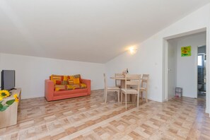 Living room | TV - Apartments Snjezana (Pirovac)