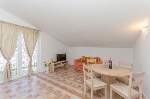 Living room | TV - Apartments Snjezana (Pirovac)