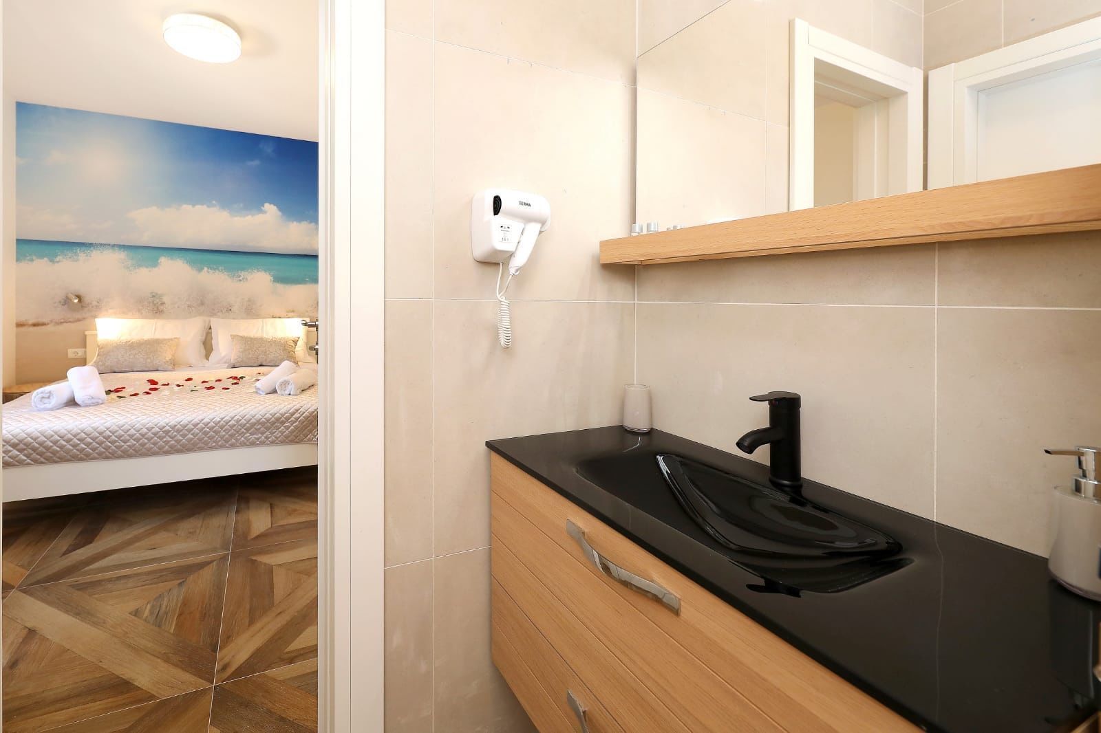 Apartment (A1) | Badezimmer | Haartrockner, Toilettenpapier