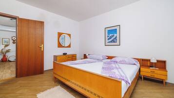 Apartment (A2) | 3 bedrooms, free WiFi, bed sheets