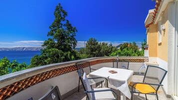 Apartment (A1) | Outdoor dining