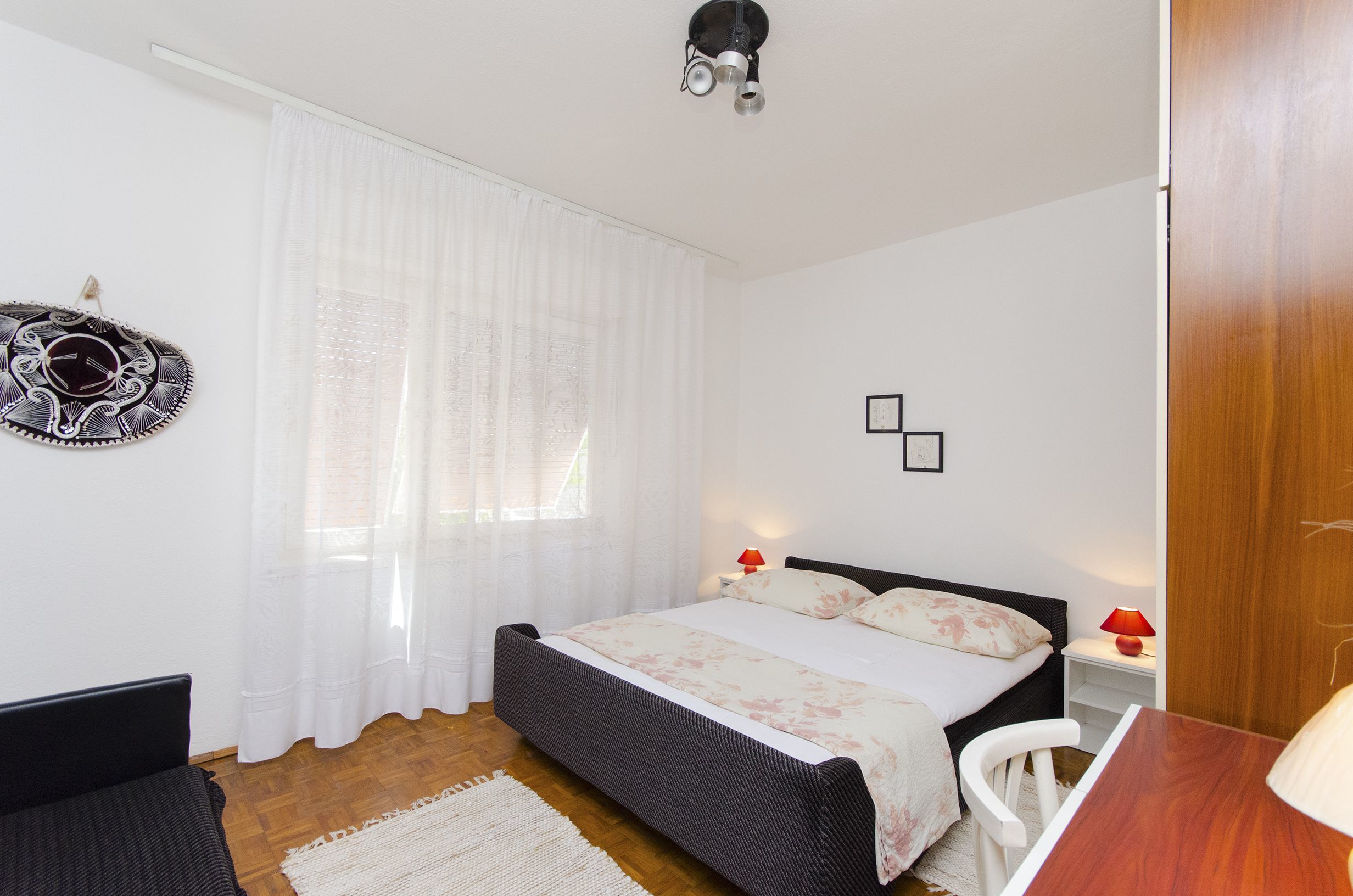 3 chambres, Wi-Fi gratuit, draps fournis