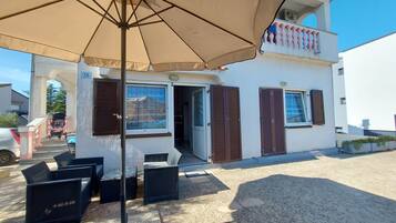 Apartment (A2) | Terrace/patio