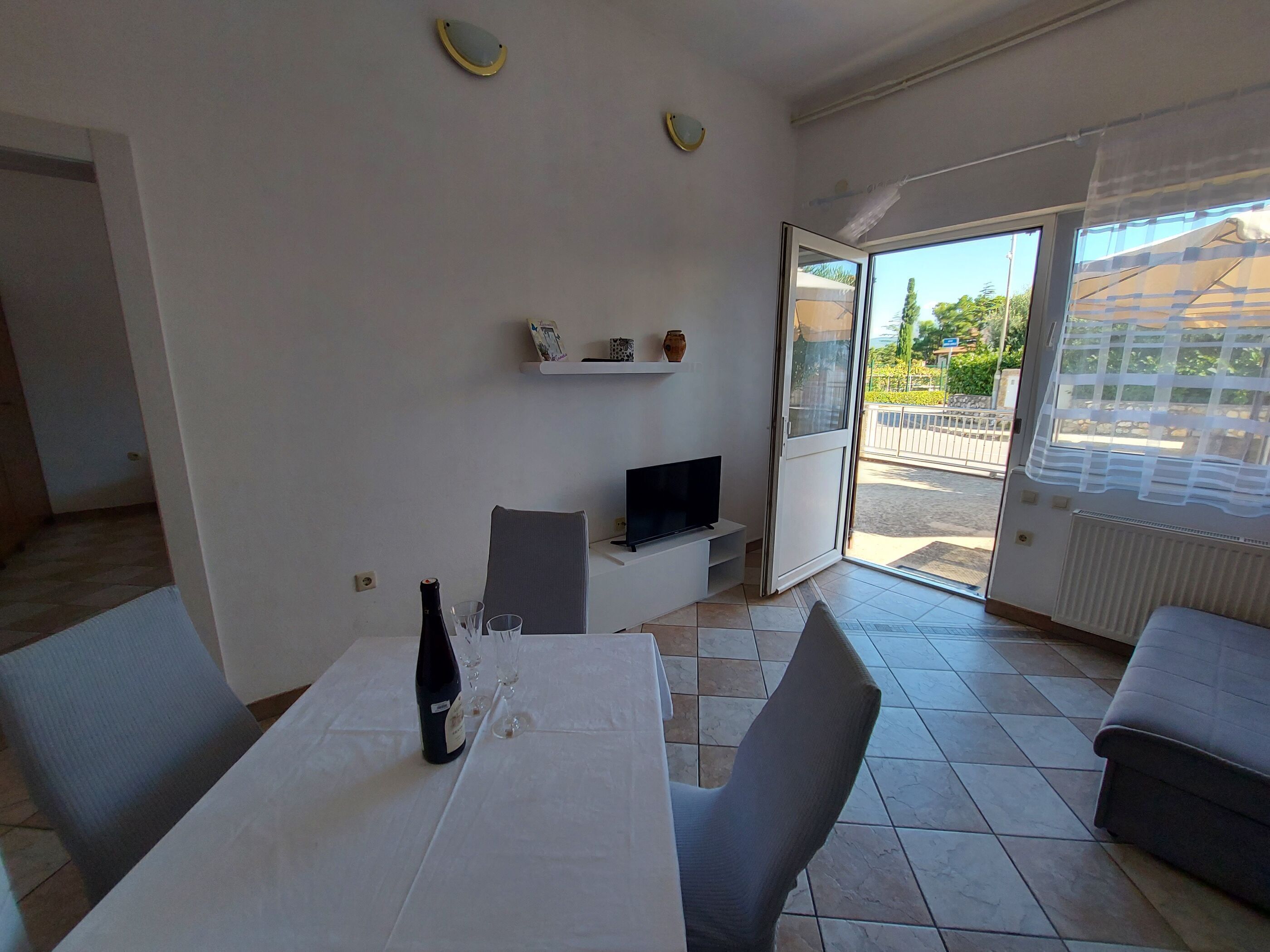 Refrigerador, placa de cocina, cafetera expreso, cafetera/tetera