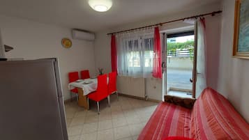 Apartment (A1) | Private kitchen | Fridge, stovetop, espresso maker, coffee/tea maker