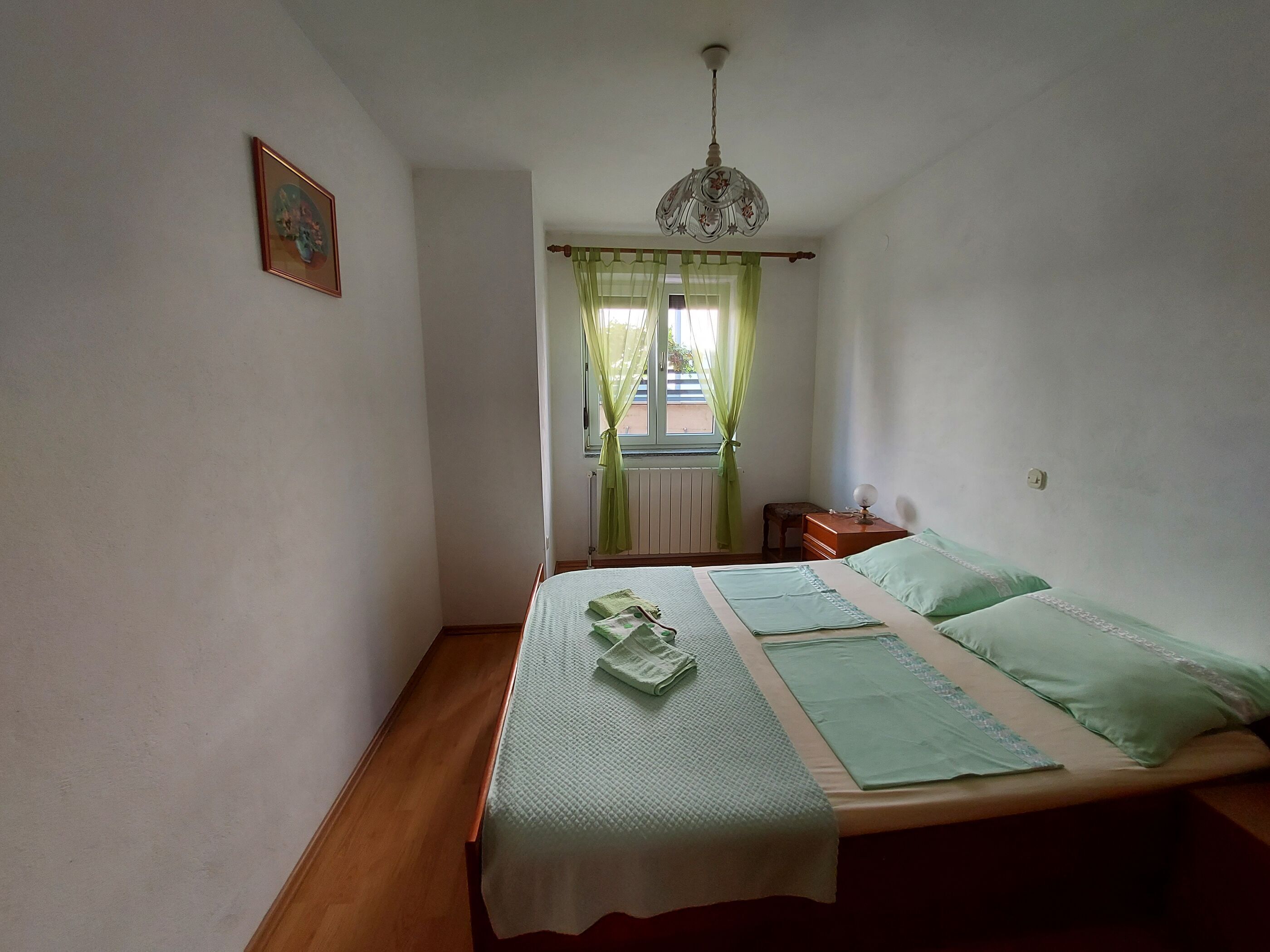 2 habitaciones, wifi gratis y ropa de cama 