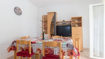 Apartment (A2) | Living room | TV
