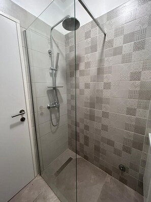 Apartment (A2) | Bathroom | Bathtub