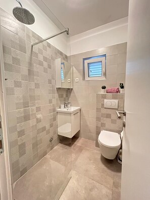 Apartment (A2) | Bathroom