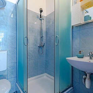Apartment (A1) | Bathroom