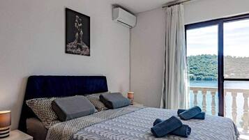 Apartment (A1) | In-room safe, iron/ironing board, free WiFi