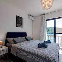 Apartment (A1) | In-room safe, iron/ironing board, free WiFi