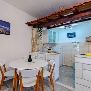 Apartment (A1) | Dining