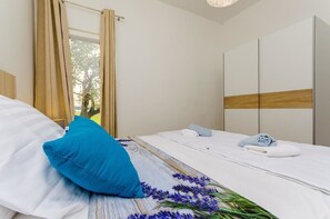 Soundproofing, iron/ironing board, free WiFi, bed sheets - Apartments and Room Gabriels Paradise (Kastela)