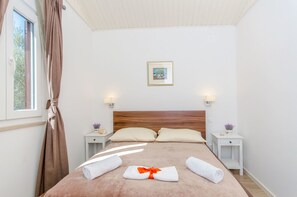 Fer et planche à repasser, Wi-Fi gratuit, draps fournis