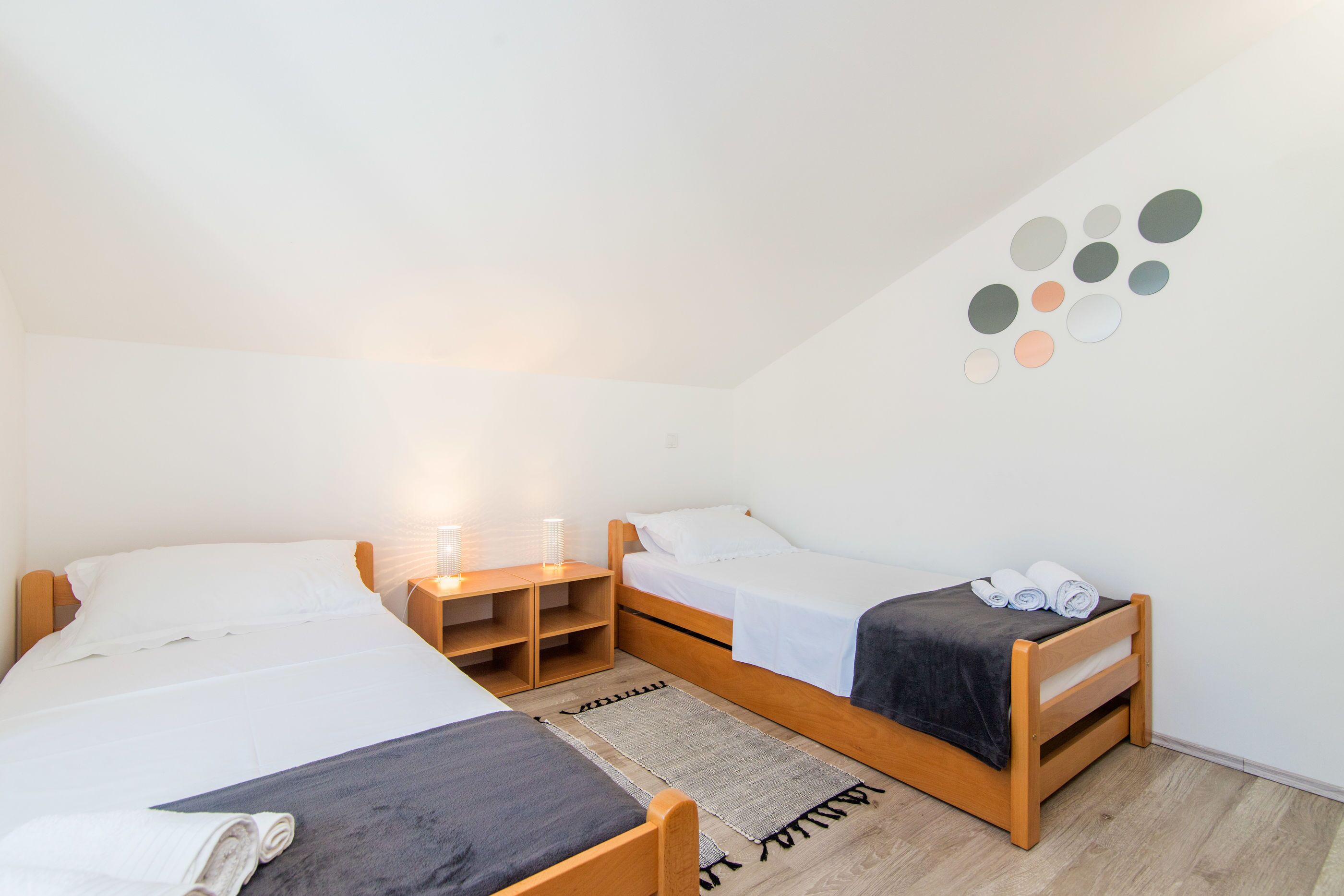 Iron/ironing board, free WiFi, bed sheets