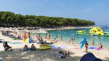 Tæt på stranden