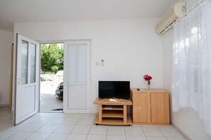 Television - Apartments Branimir (Novi Vinodolski)