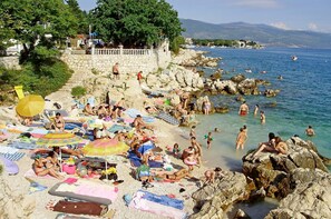 Beach nearby - Apartments Branimir (Novi Vinodolski)