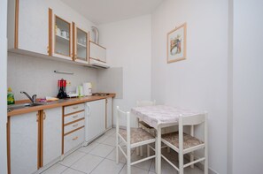 Private kitchen - Apartments Branimir (Novi Vinodolski)