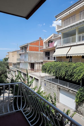 Apartment (A3) | Balcony