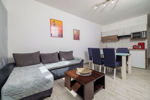 Apartment (A2) | Living room