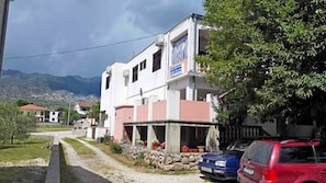 Exterior - Apartment and Rooms Mila (Starigrad)