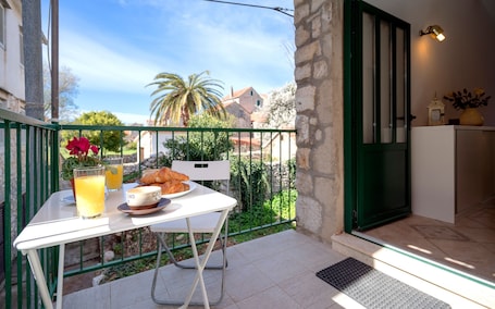 Studio (A2) | Terrace/patio. Apartments Lotti