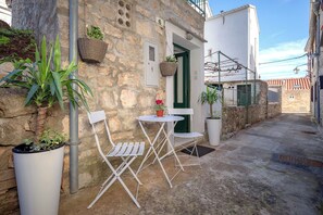 Studio (A1) | Terrace/patio