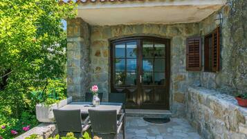 Apartment (A1) | Terrace/patio