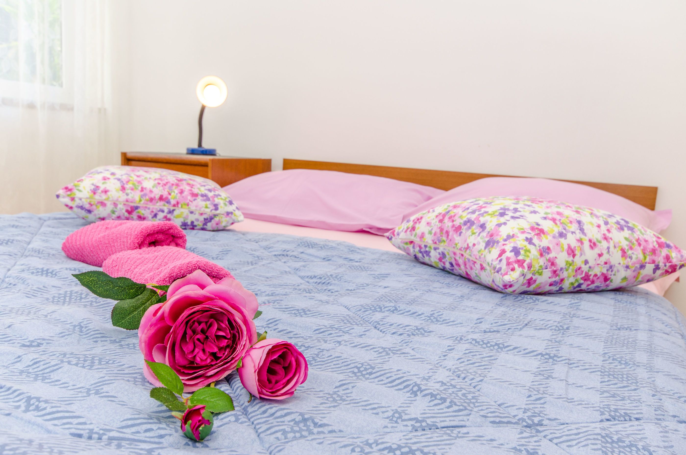 Free WiFi, bed sheets