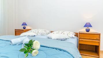 Free WiFi, bed sheets