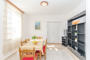 Dining - Apartments and Room Sun and Sea (Podgora)