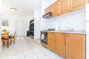 Cuisine privée | Réfrigérateur, un four, surface de cuisson, bouilloire électrique