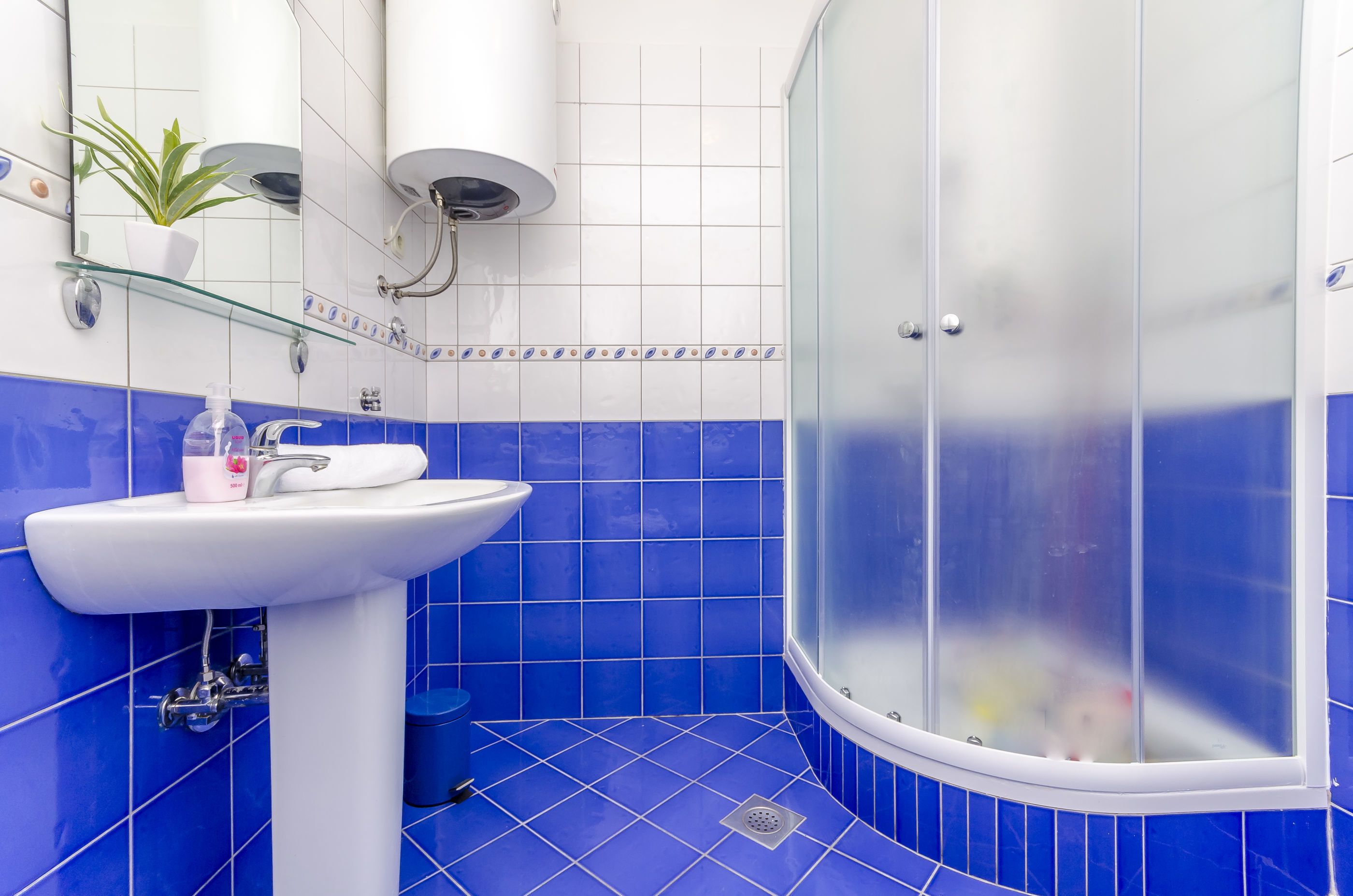 Salle de bain | Douche, séchoir à cheveux